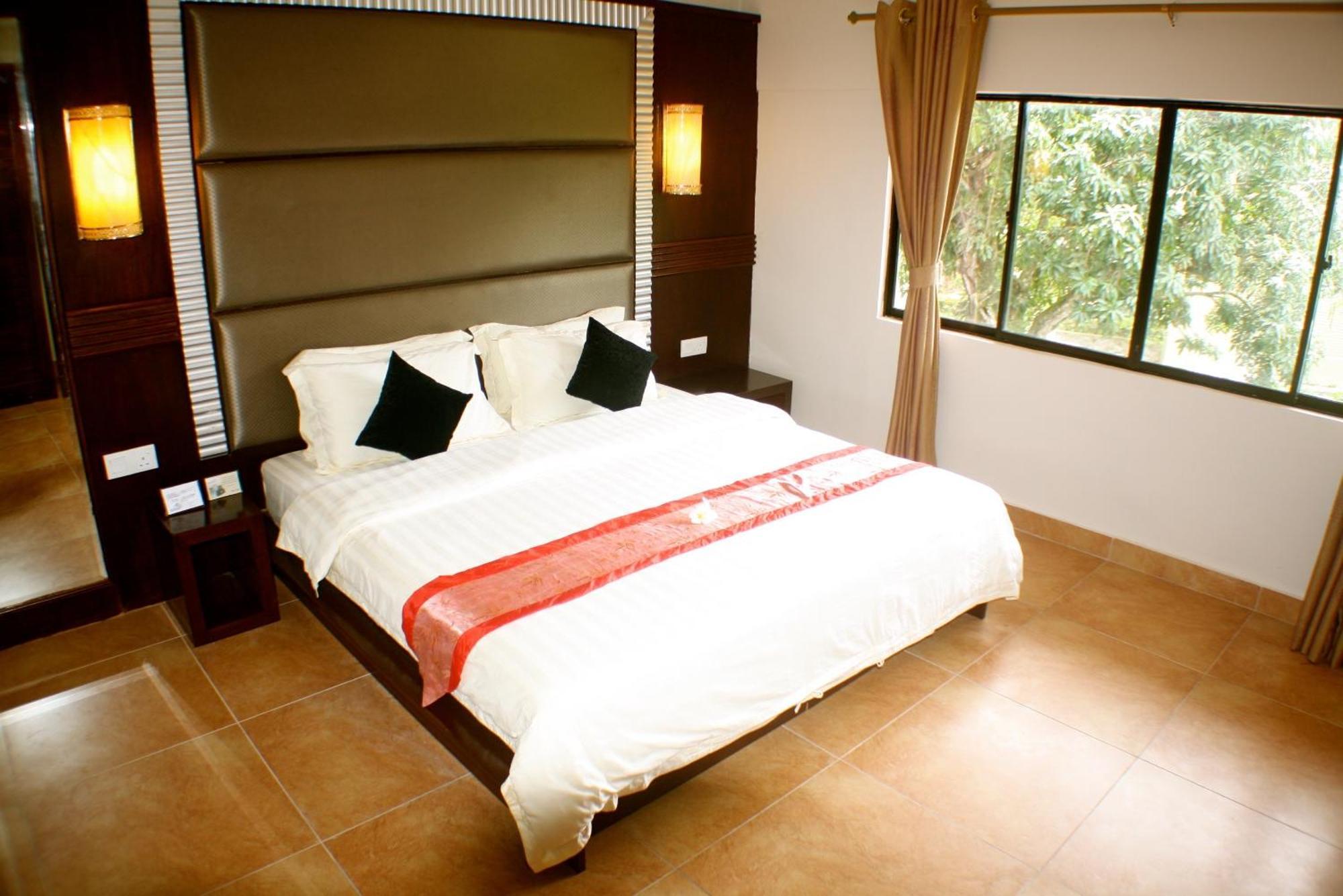 Beringgis Beach Resort & Spa Papar Exterior foto