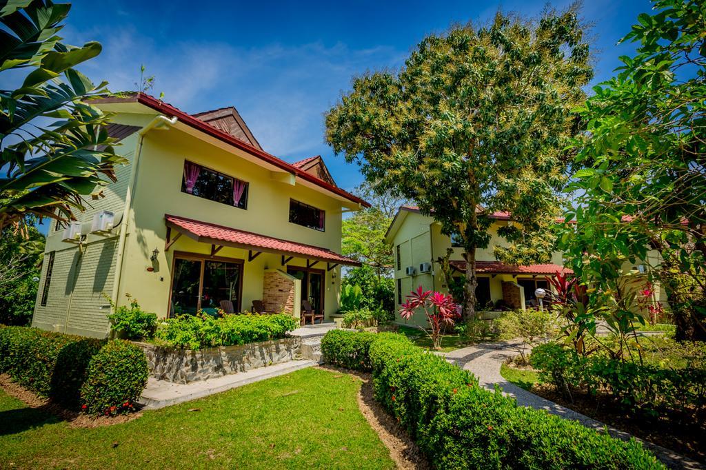Beringgis Beach Resort & Spa Papar Exterior foto