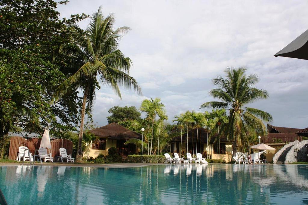 Beringgis Beach Resort & Spa Papar Exterior foto